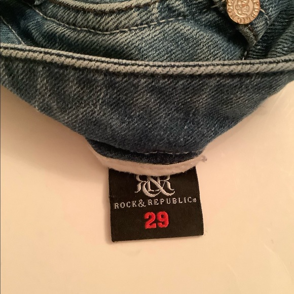 Women’s Rock and Republic Jeans. Waist 32 inches. Inseam 29 inches. - Picture 10 of 12